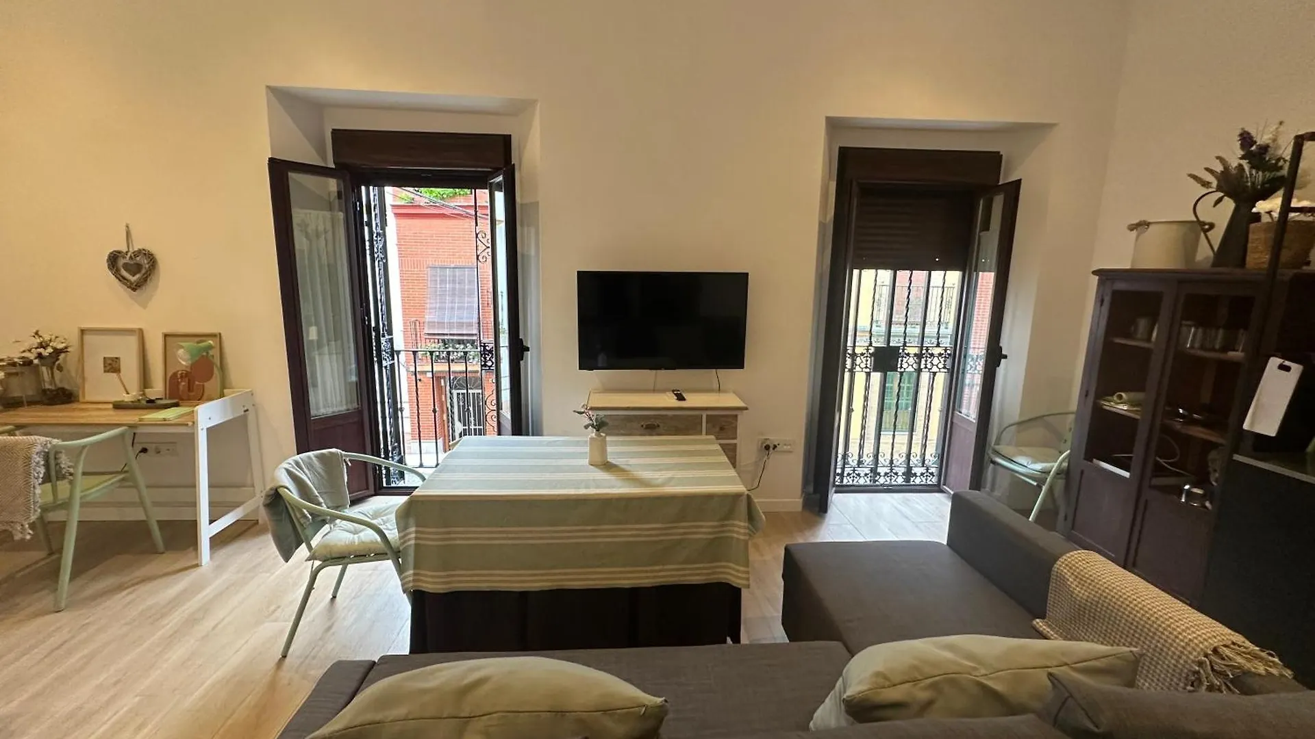 Apartment Casa Tradicional En La Calle Pureza, Triana Seville